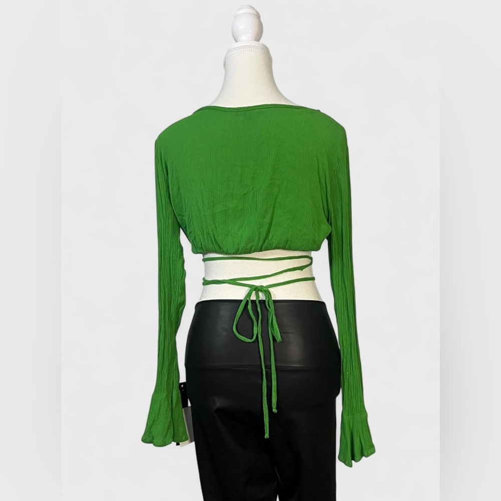 Fashion Nova Vibrant Green Wrap crop‎ top size Medium - Picture 3 of 7